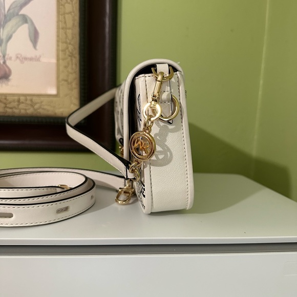 π€ β€οΈMICHAEL KORS β€οΈπ€ BRADSHAW SMALL LOGO EMBOSSED LEATHER SHOULDER - Picture 12 of 14